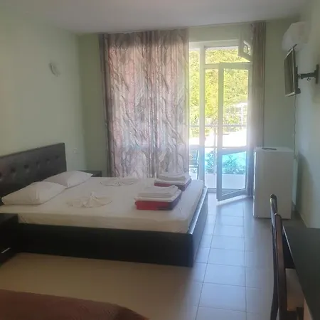 Maria Hotel *